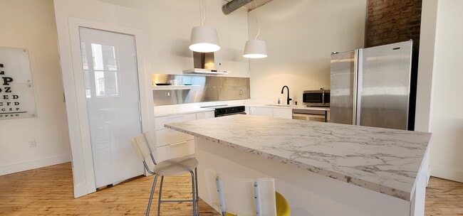 Kitchen - 87 Peachtree St SW