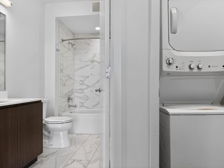 Building Photo - 736 N Aberdeen St