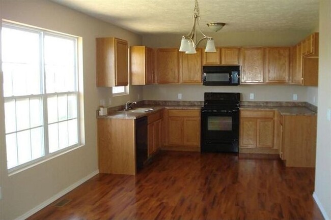 Building Photo - Great 3 bedroom located in the Bent Tree s...