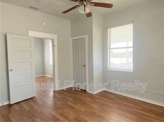 Building Photo - 2531 W Cherry St