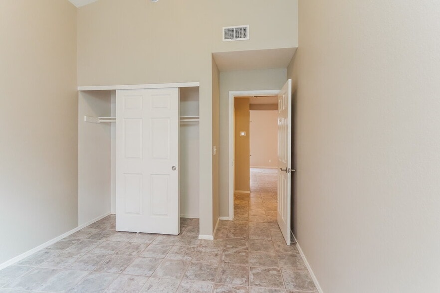 Building Photo - 2999 W Sky Ranch Trail