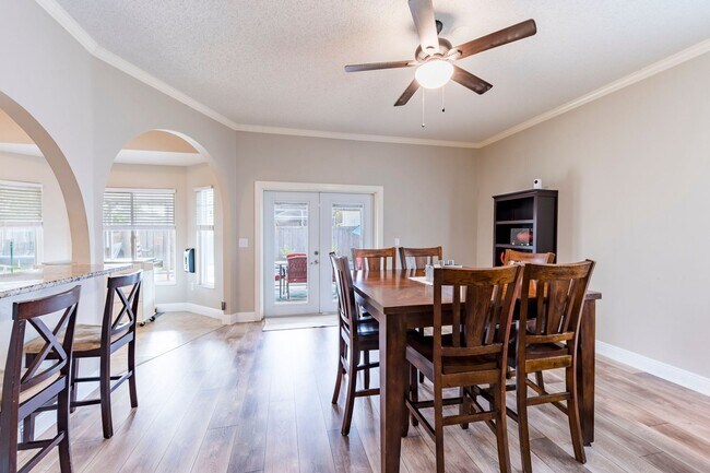 Building Photo - STUNNING 4-BED, 3-BATH HOME WITH SOLAR PANELS IN TAMPA, FL!