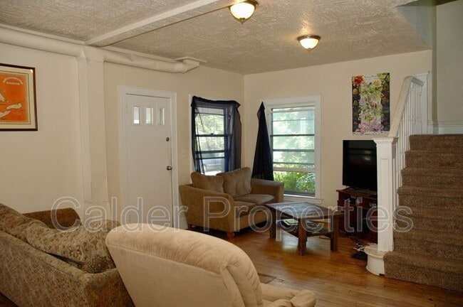 Building Photo - 145 Fuller Ave SE