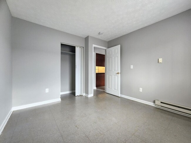 Building Photo - 1784 Lisle Ave