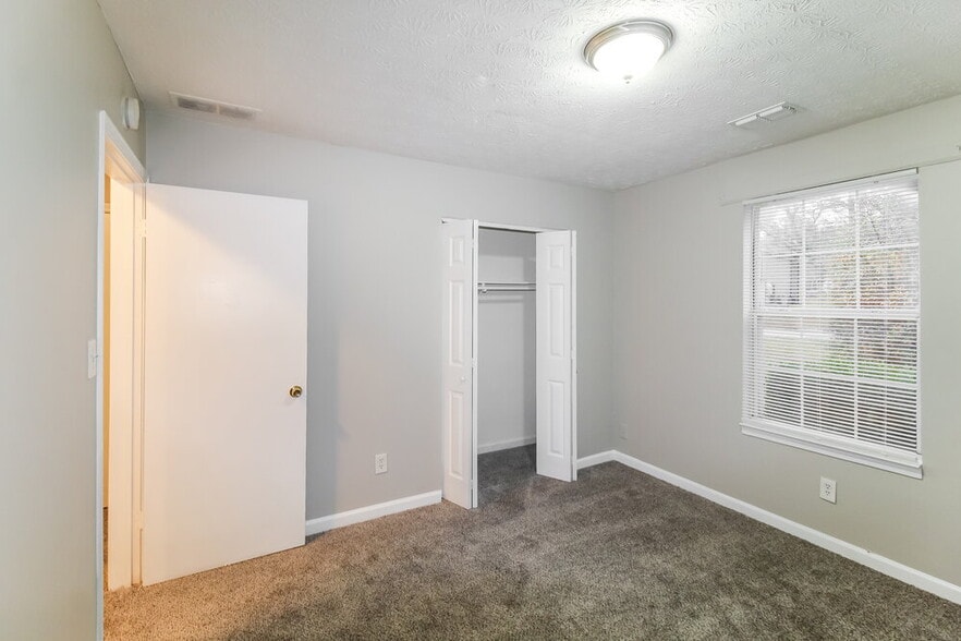 Building Photo - 5913 Clate Ct