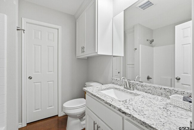 Building Photo - 336 Timberline Dr