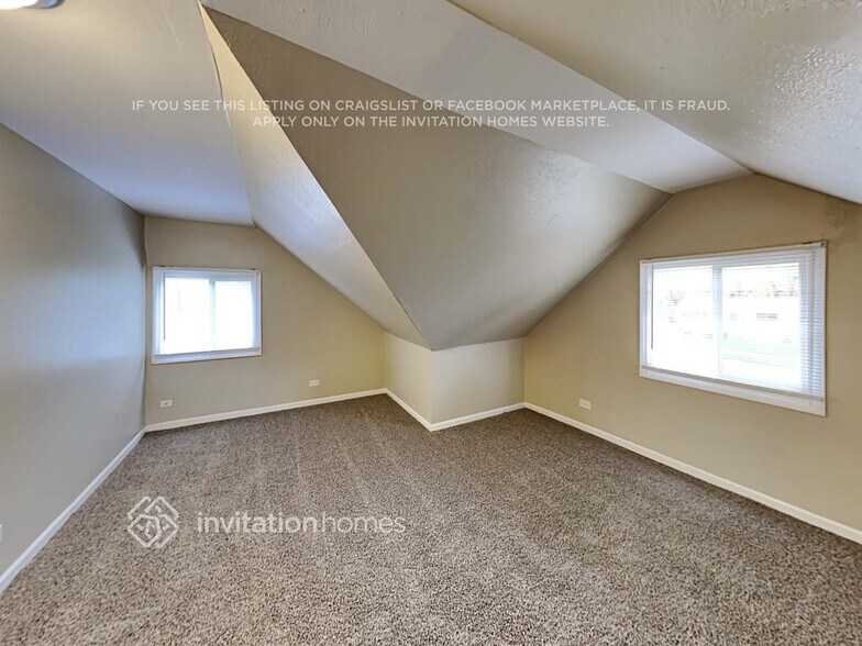 Building Photo - 715 E Le Moyne Ave