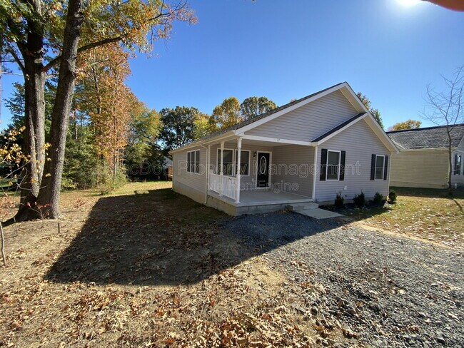 Building Photo - 77 Lakeview Dr