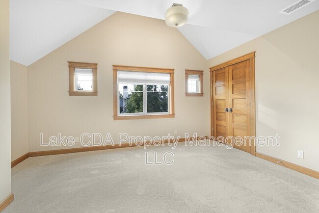 Building Photo - 3270 N Waterwood Ln