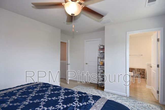 Building Photo - 1726 St Johns Ln