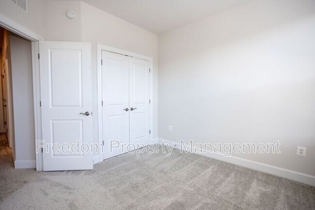 Building Photo - 9882 Hopkins Lp