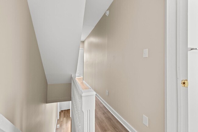 Building Photo - Spacious 4 Bedroom Single Family on Susquehanna St