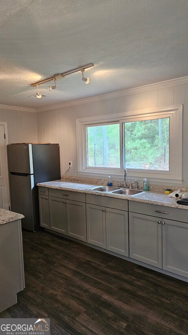 Building Photo - 1541 Oak Grove Church Rd