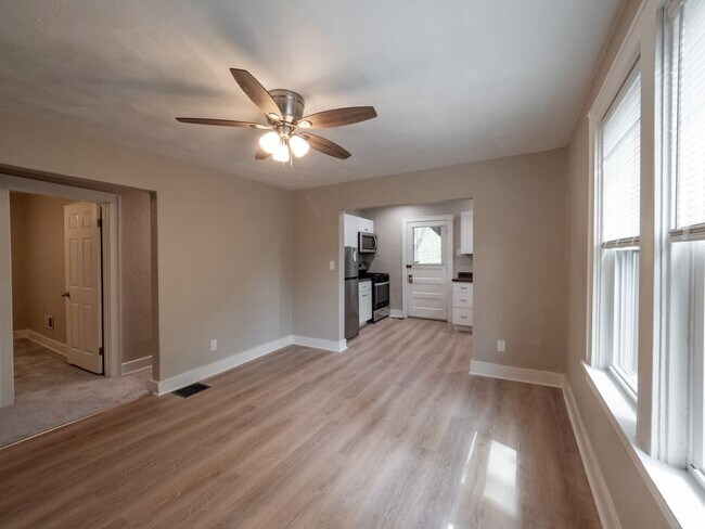 Building Photo - 1615 Aurelius St