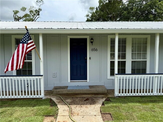 Building Photo - 656 Fairhope Ave