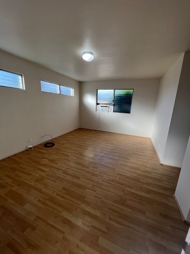 Building Photo - o7518hr