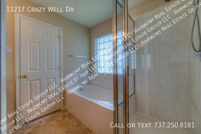 Building Photo - 11217 Crazy Well Dr
