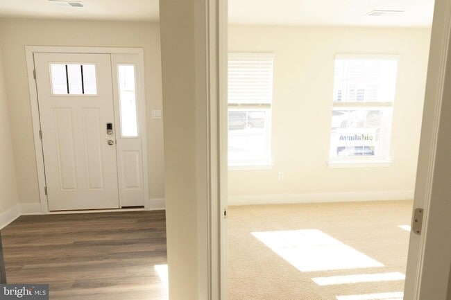 Building Photo - 10630 Meridian Hill Way