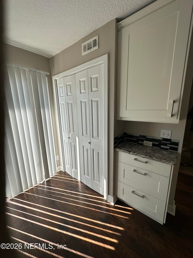 Building Photo - 7867 Bahia Vista Ct