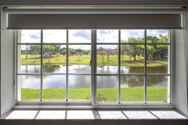 Building Photo - 1405 Palm Beach Trace Dr