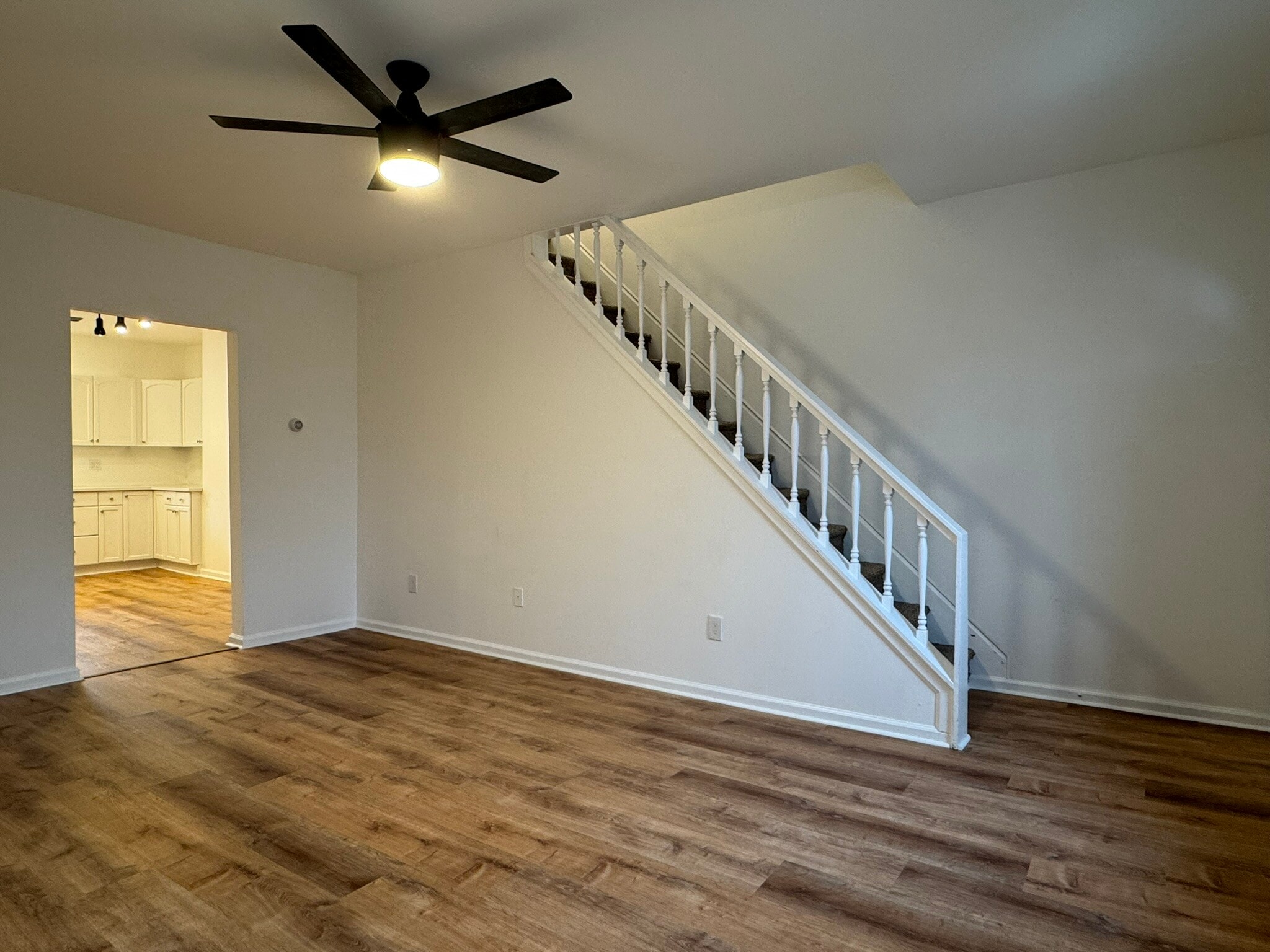 Building Photo - 16 Sycamore St