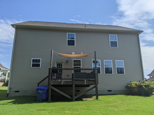 Building Photo - 422 Holly Blossom Dr