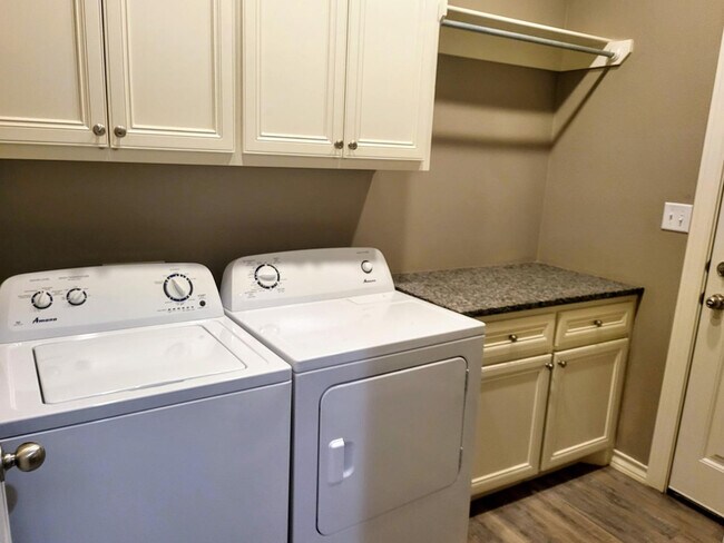 Building Photo - 2219 Quitman Ave