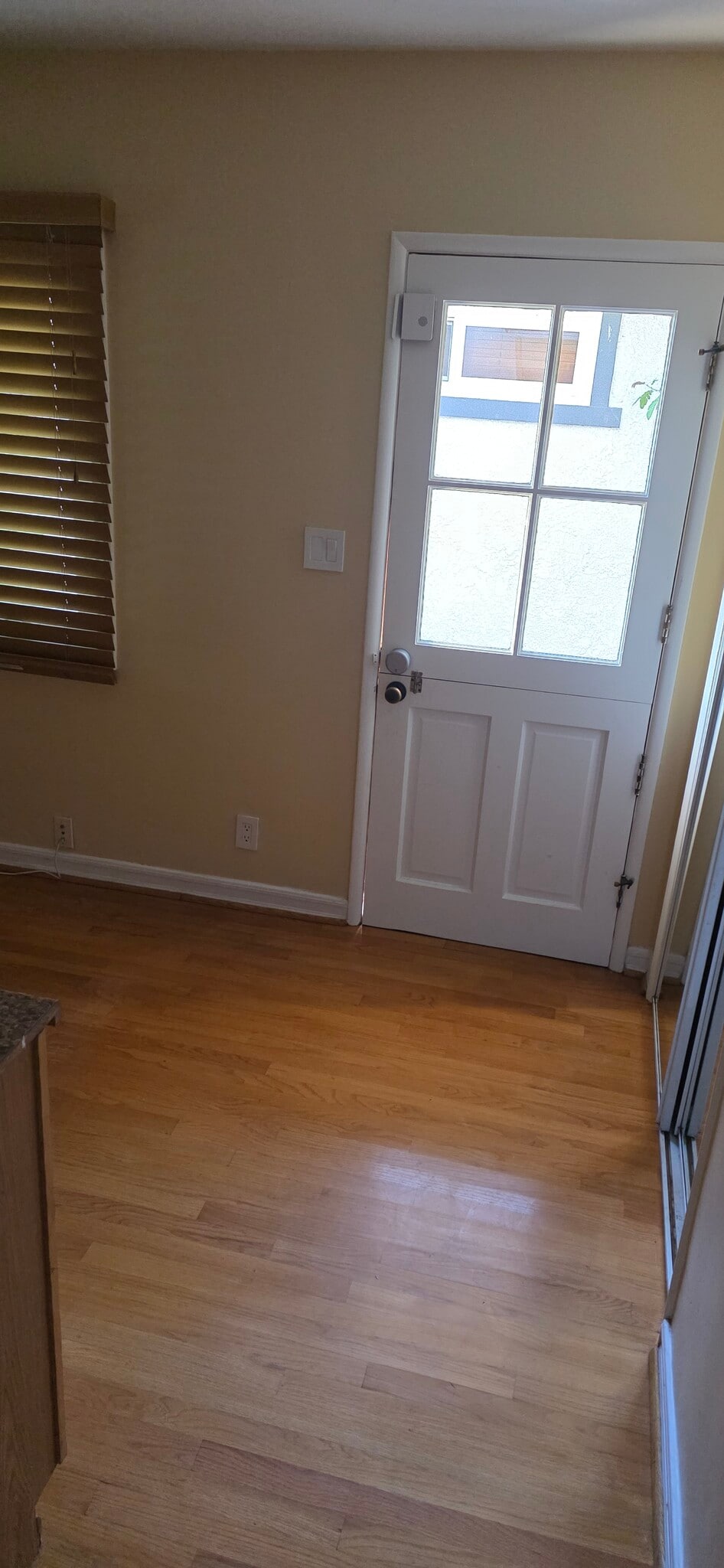 Building Photo - 1301 Lynngrove Dr