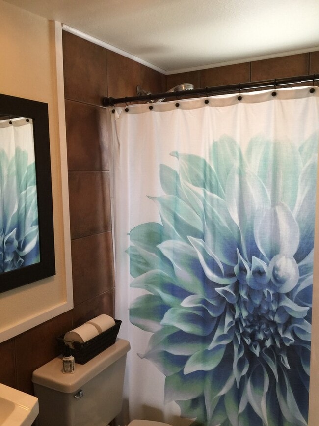 Building Photo - Puyallup Cottage