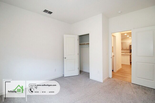 Building Photo - 3010 Silverstone Dr