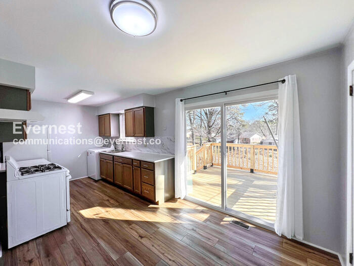 Building Photo - 5 Laurice Cir