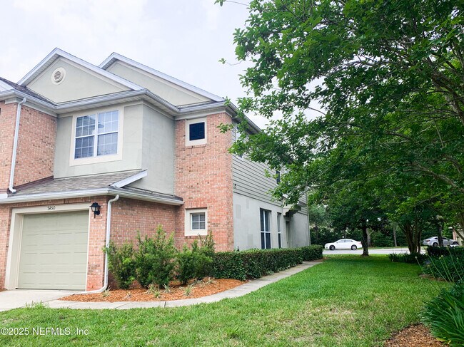 Primary Photo - 7450 Scarlet Ibis Ln