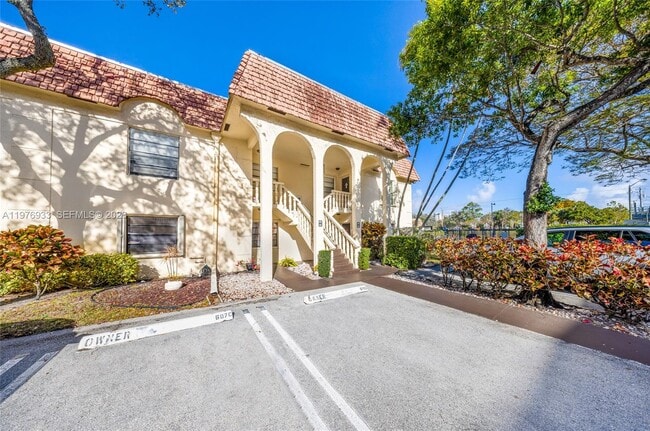 Building Photo - 130 S Cypress Rd