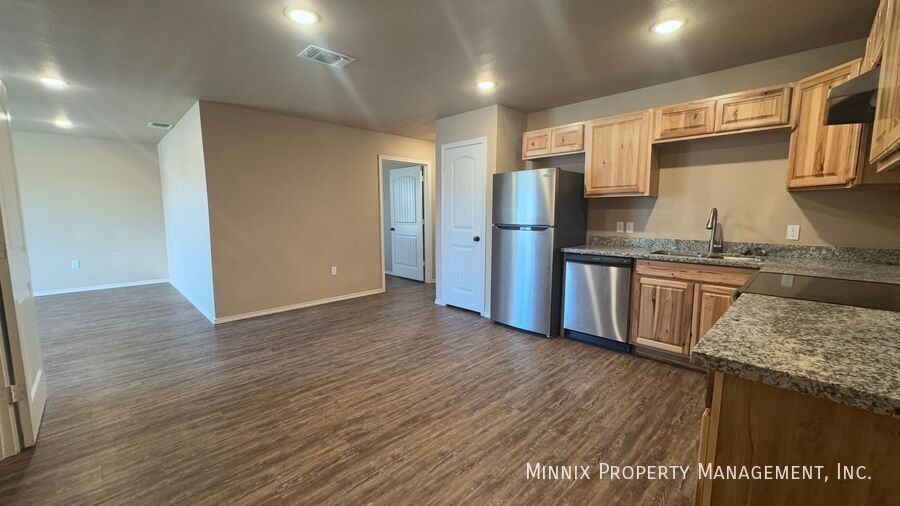 Building Photo - 2412 N Ave O