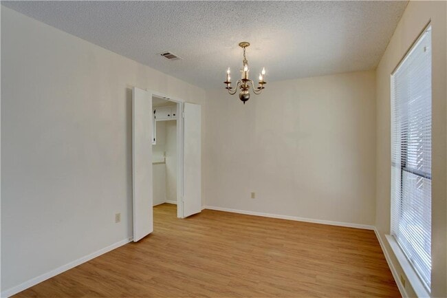 Building Photo - 3309 Sanderling Trail