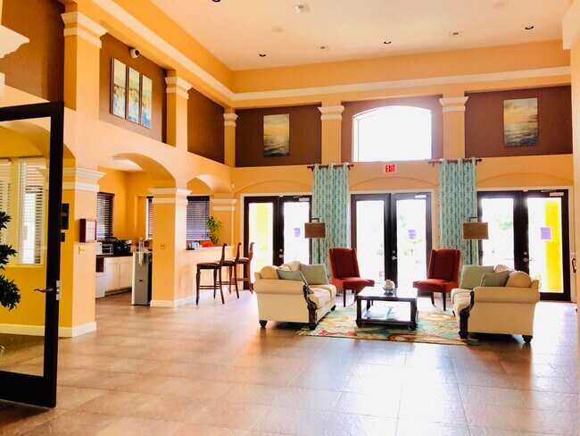 Building Photo - 261 SW Palm Dr