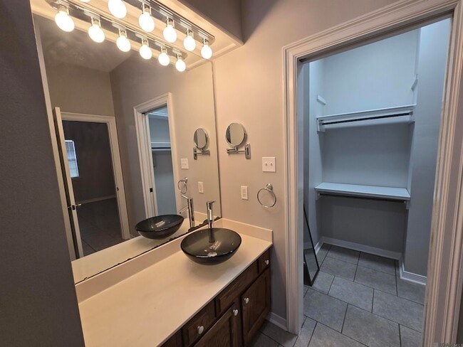 Building Photo - 225 Ocean Dr