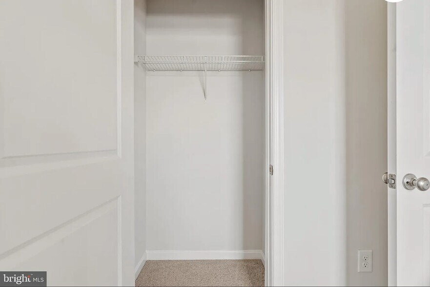 Building Photo - 262 Ensemble Way