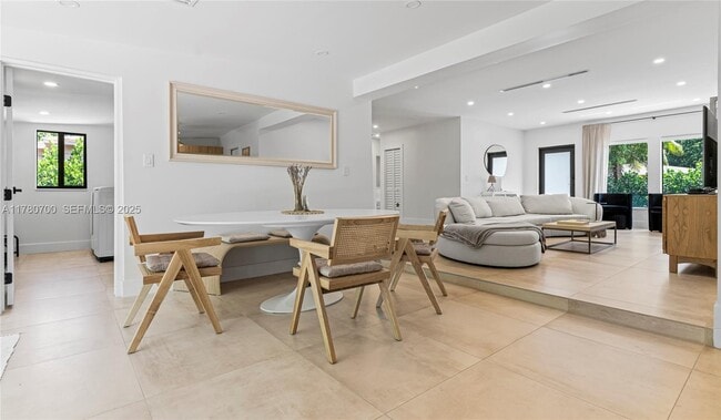 Building Photo - 281 NE 48th Terrace