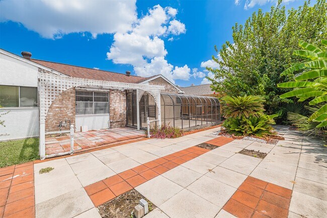 Building Photo - 13911 Locke Ln