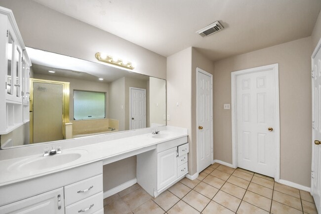 Building Photo - 3211 Carmel Valley Dr