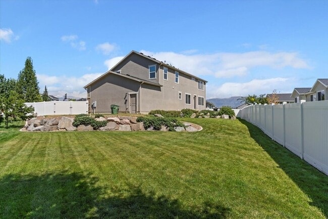 Building Photo - 1549 W 650 S