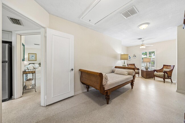 Building Photo - 5550 Osprey Dr