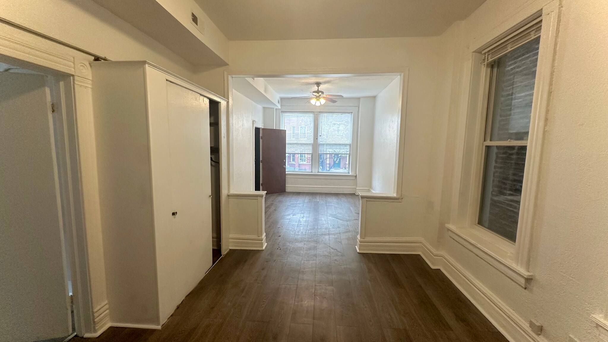 Family Room - 3146 S Union Ave