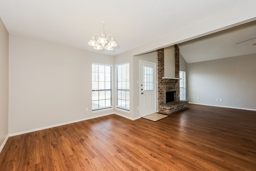 Building Photo - 423 Barton Dr