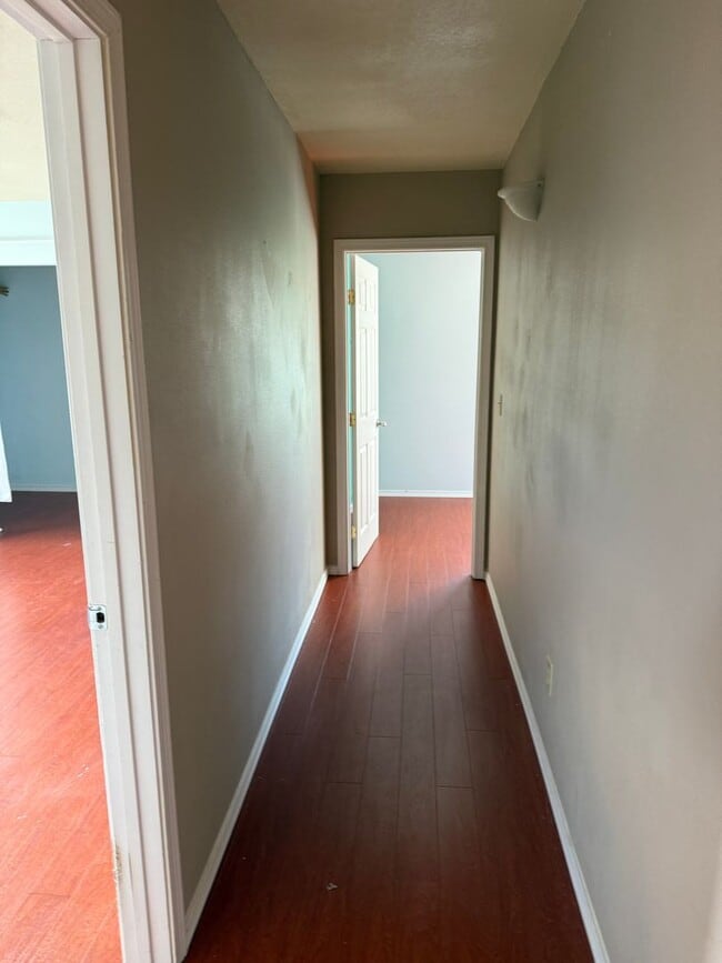 Building Photo - $500 off 1st month! Unique, spacious 4-bdr...