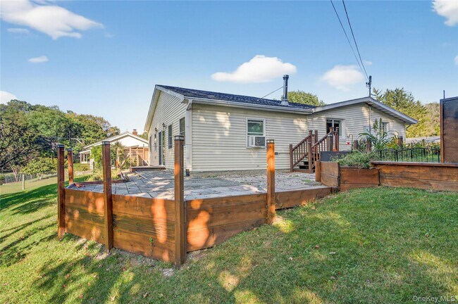 Building Photo - 9 Wickes Ln