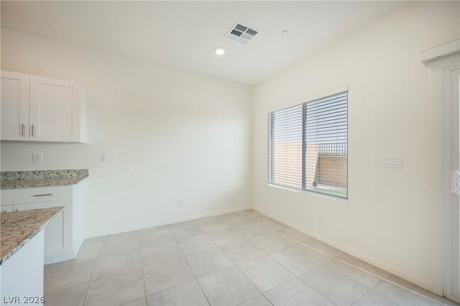 Building Photo - 402 Larksong Ave