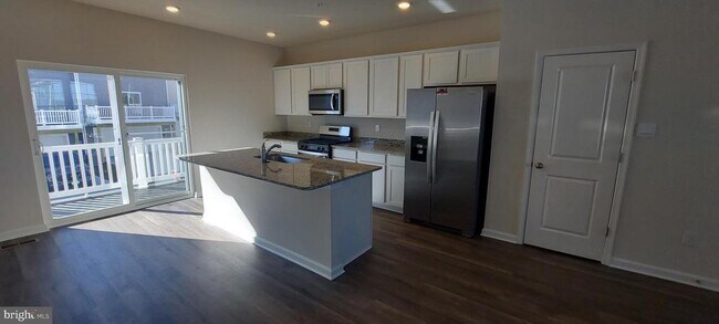 Building Photo - 1928 Fauna Dr