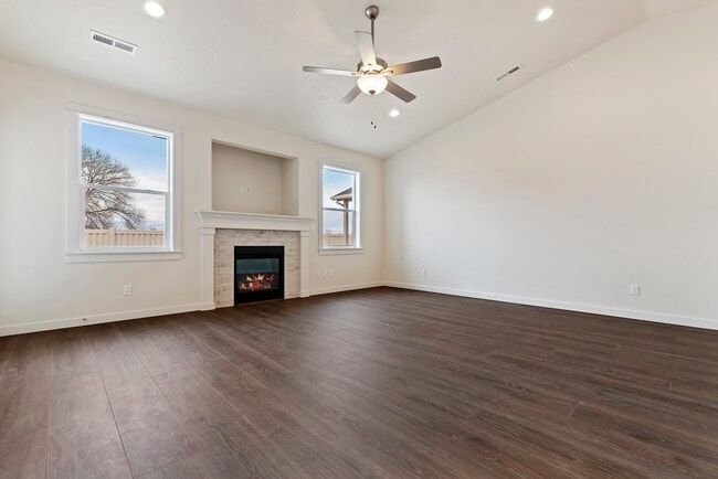 Building Photo - 5904 Lekeitio Dr